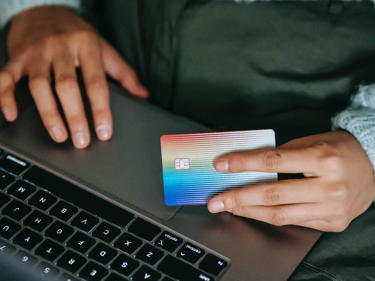 Como cancelar uma compra feita com cartão de crédito?